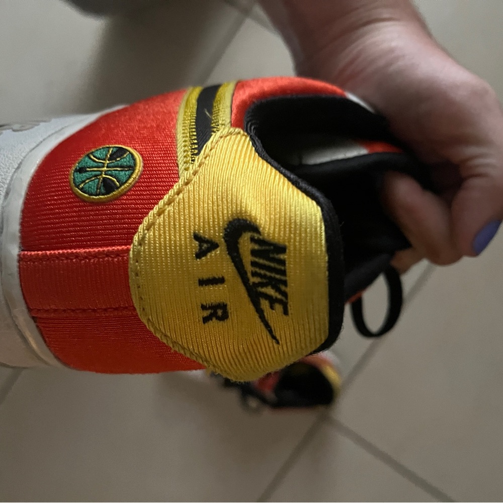 Nike Air Force 1 - Picture 3 of 3